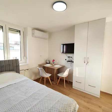 Apartment Twin 2 *